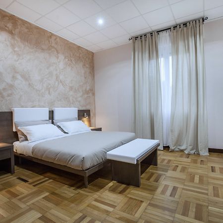 Guesthouse Vittoria Rooms - The Original Since 2015 Генуя Экстерьер фото
