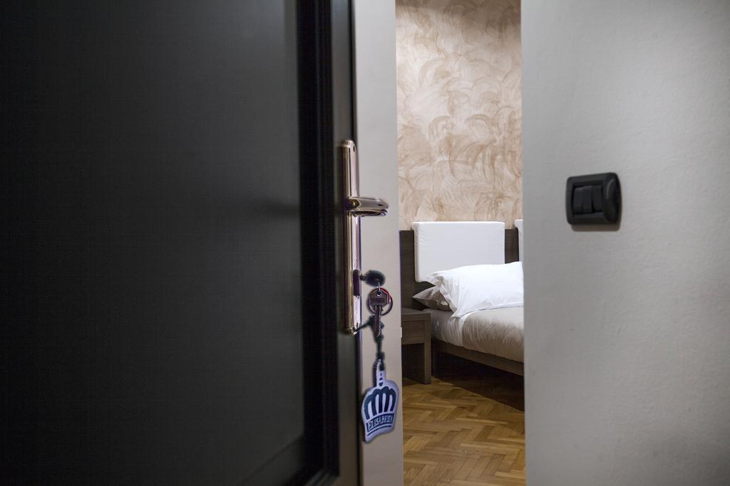 Guesthouse Vittoria Rooms - The Original Since 2015 Генуя Номер фото