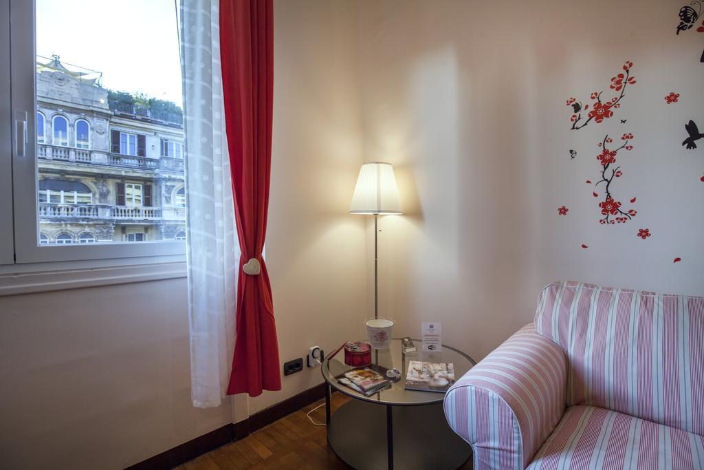Guesthouse Vittoria Rooms - The Original Since 2015 Генуя Экстерьер фото