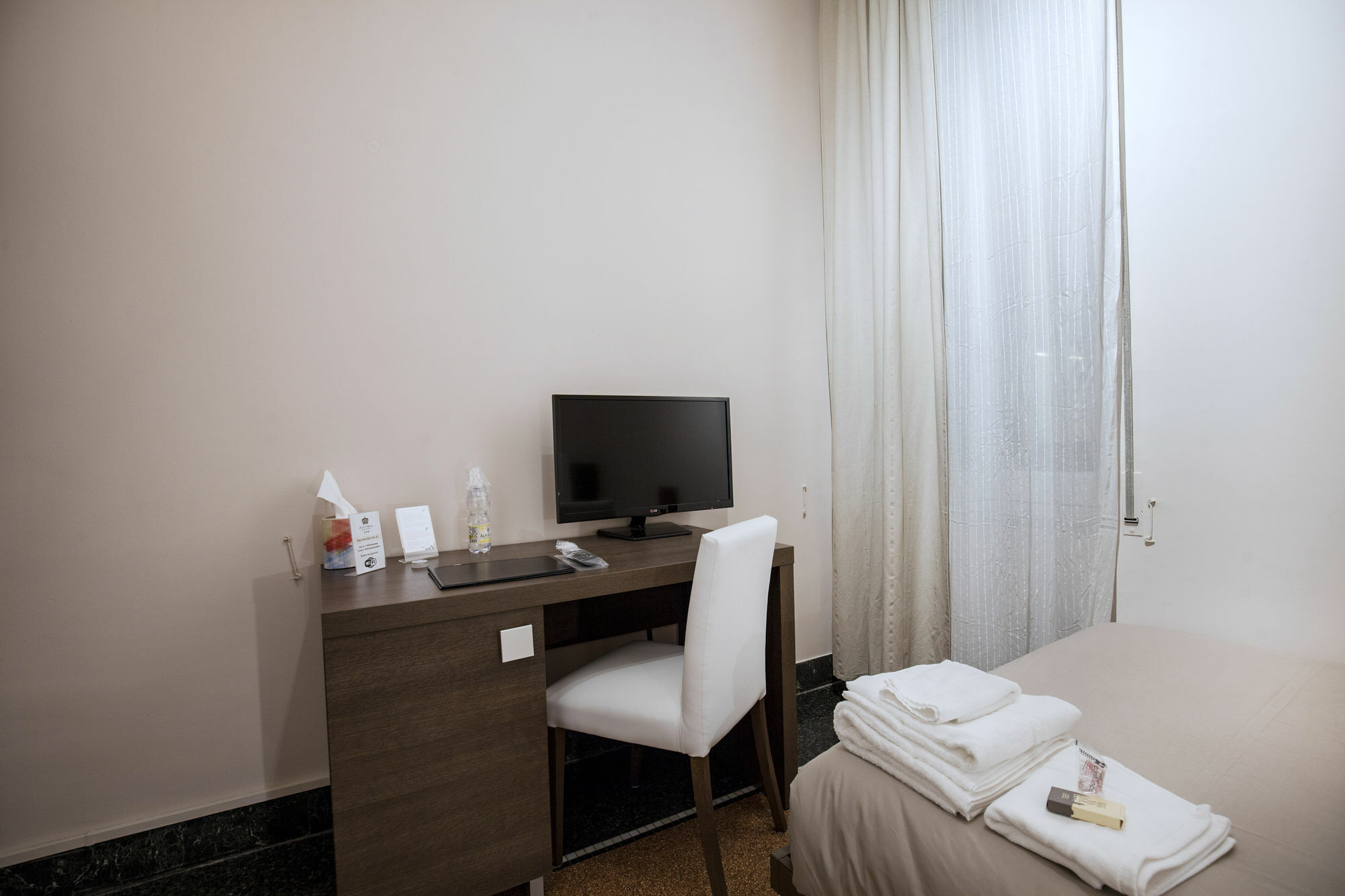 Guesthouse Vittoria Rooms - The Original Since 2015 Генуя Экстерьер фото