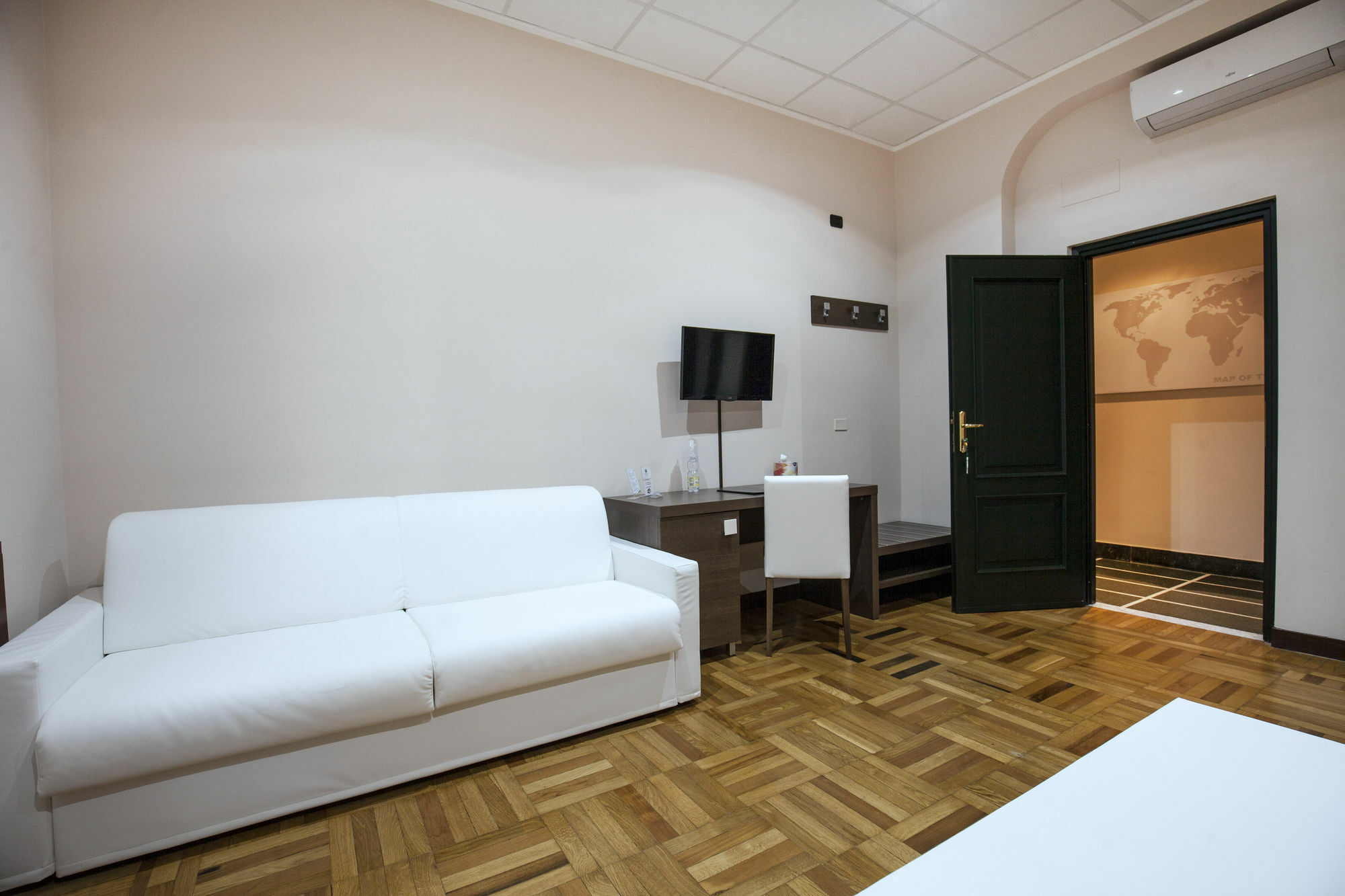 Guesthouse Vittoria Rooms - The Original Since 2015 Генуя Экстерьер фото