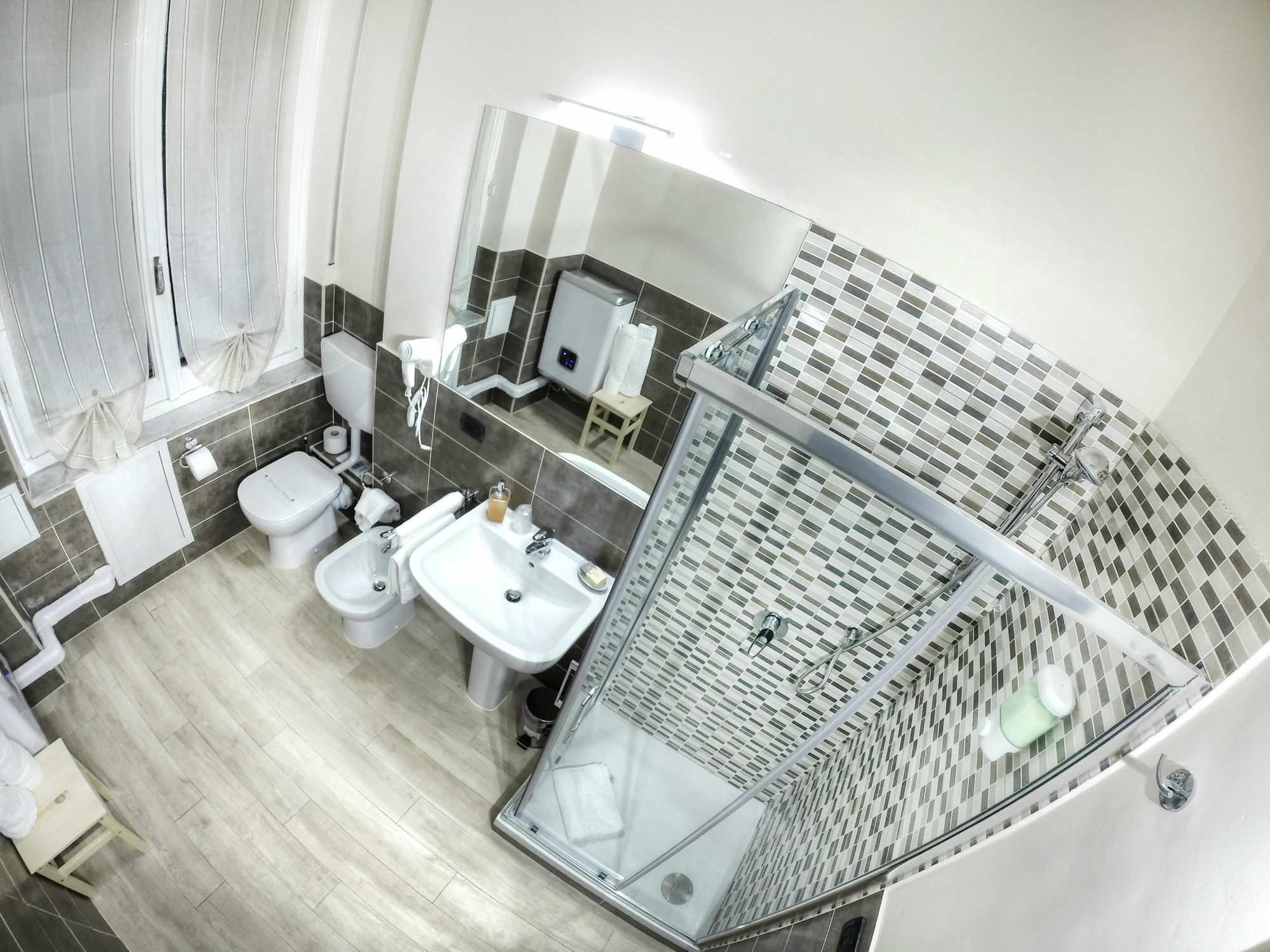 Guesthouse Vittoria Rooms - The Original Since 2015 Генуя Экстерьер фото